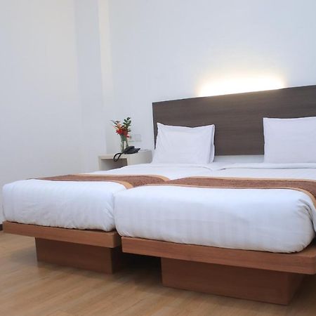 Sunwood Hotel Arianz Mataram Esterno foto
