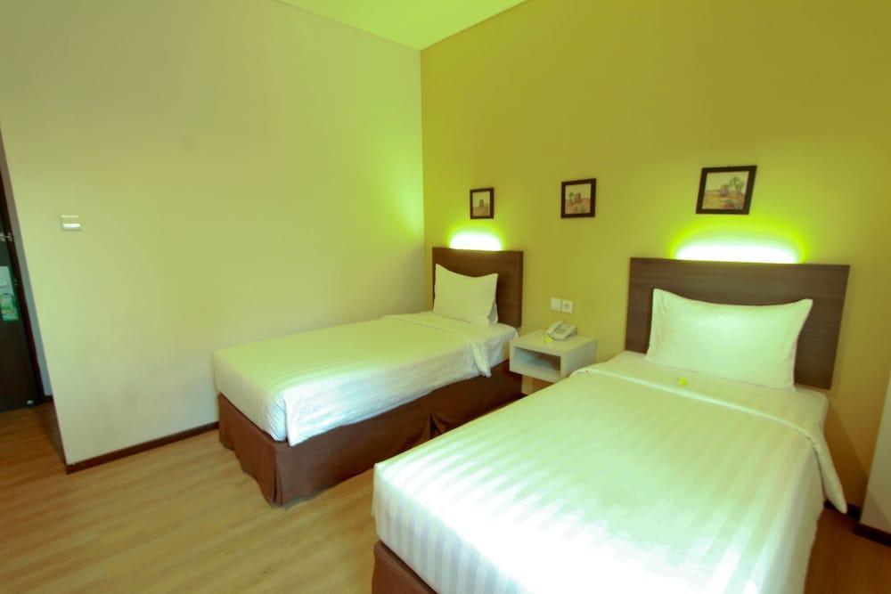 Sunwood Hotel Arianz Mataram Esterno foto