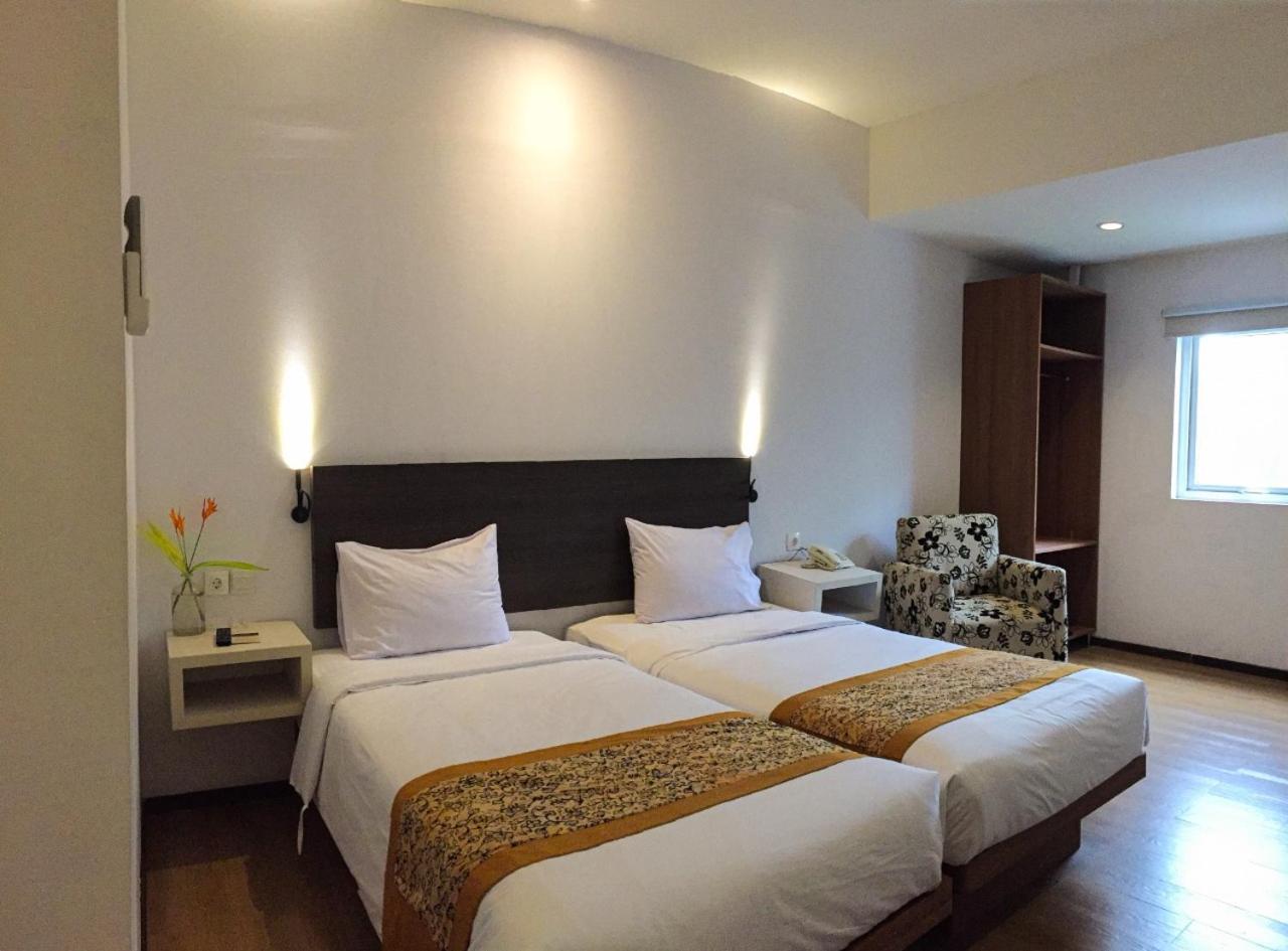Sunwood Hotel Arianz Mataram Esterno foto