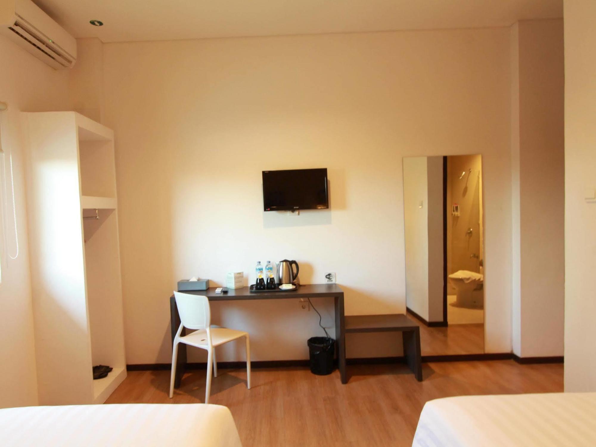 Sunwood Hotel Arianz Mataram Esterno foto