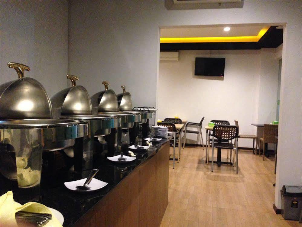 Sunwood Hotel Arianz Mataram Esterno foto