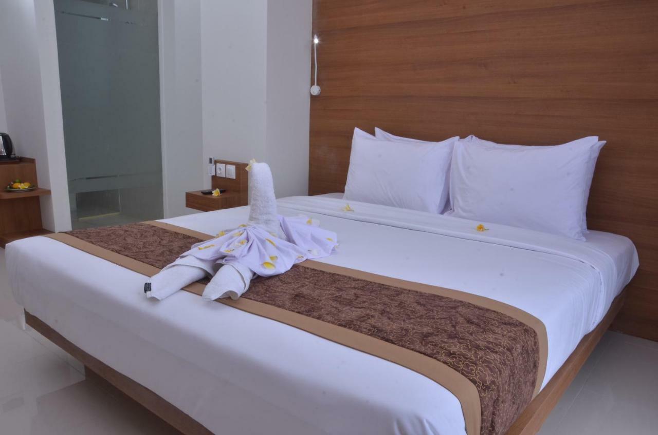 Sunwood Hotel Arianz Mataram Esterno foto