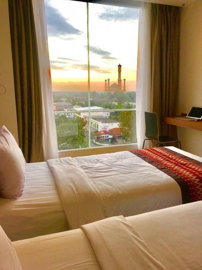 Sunwood Hotel Arianz Mataram Esterno foto